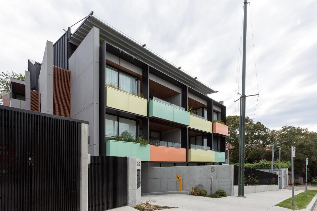 Stylish 2-Bed Apartment With Bbq Patio Near Beach Sydney Luaran gambar