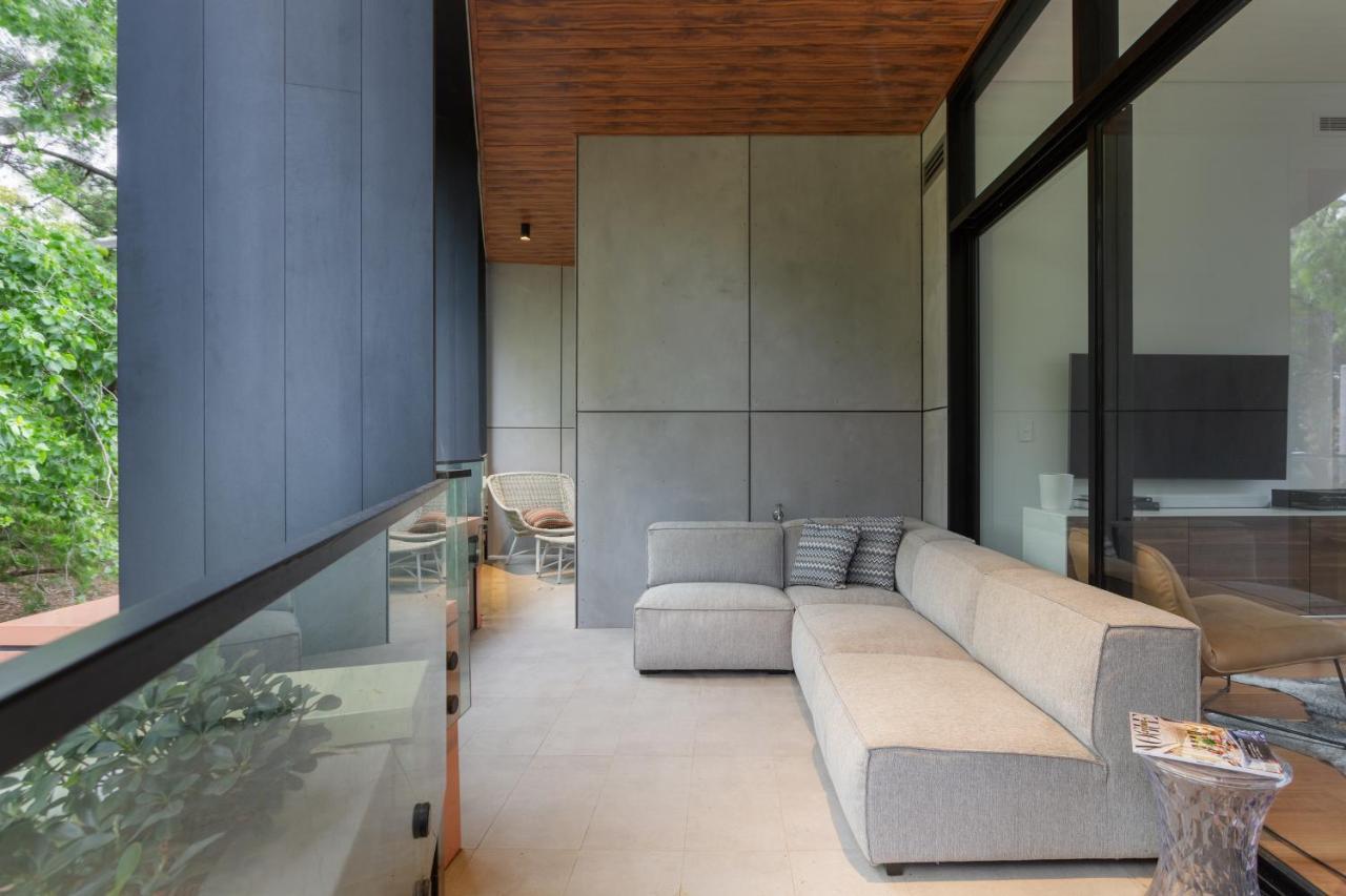 Stylish 2-Bed Apartment With Bbq Patio Near Beach Sydney Luaran gambar