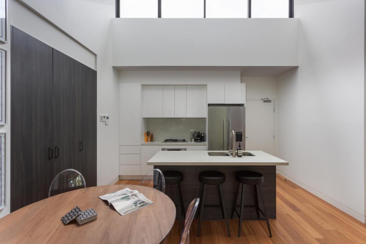 Stylish 2-Bed Apartment With Bbq Patio Near Beach Sydney Luaran gambar